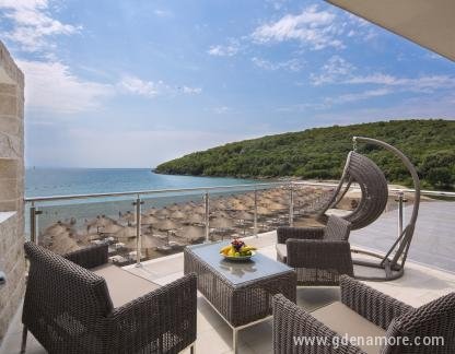 Faro, , alojamiento privado en Jaz, Montenegro - spiaggia 4 osobe (1)